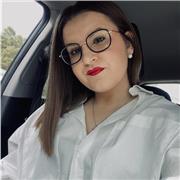 Me considero una persona alegre, divertida, con gran adaptación a todo y sobre todo responsable. Me gustaría dar clases a niñ@s que estén en primaria